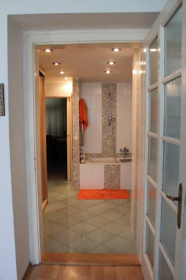 Cosy Apartment Under The Tower Prague Exterior photo
